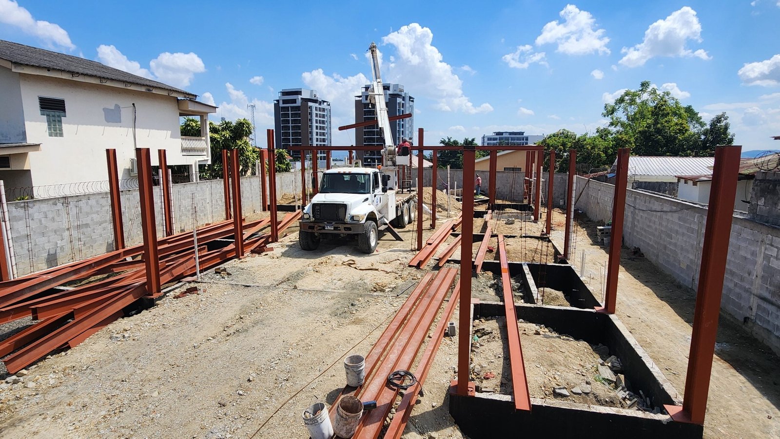 Galería de Complejo habitacional,  Col Dubón