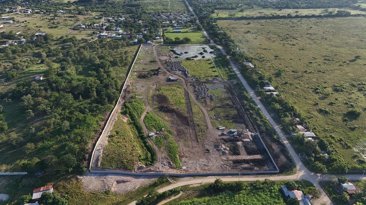 Galería de Urbanizacion La Arboleda